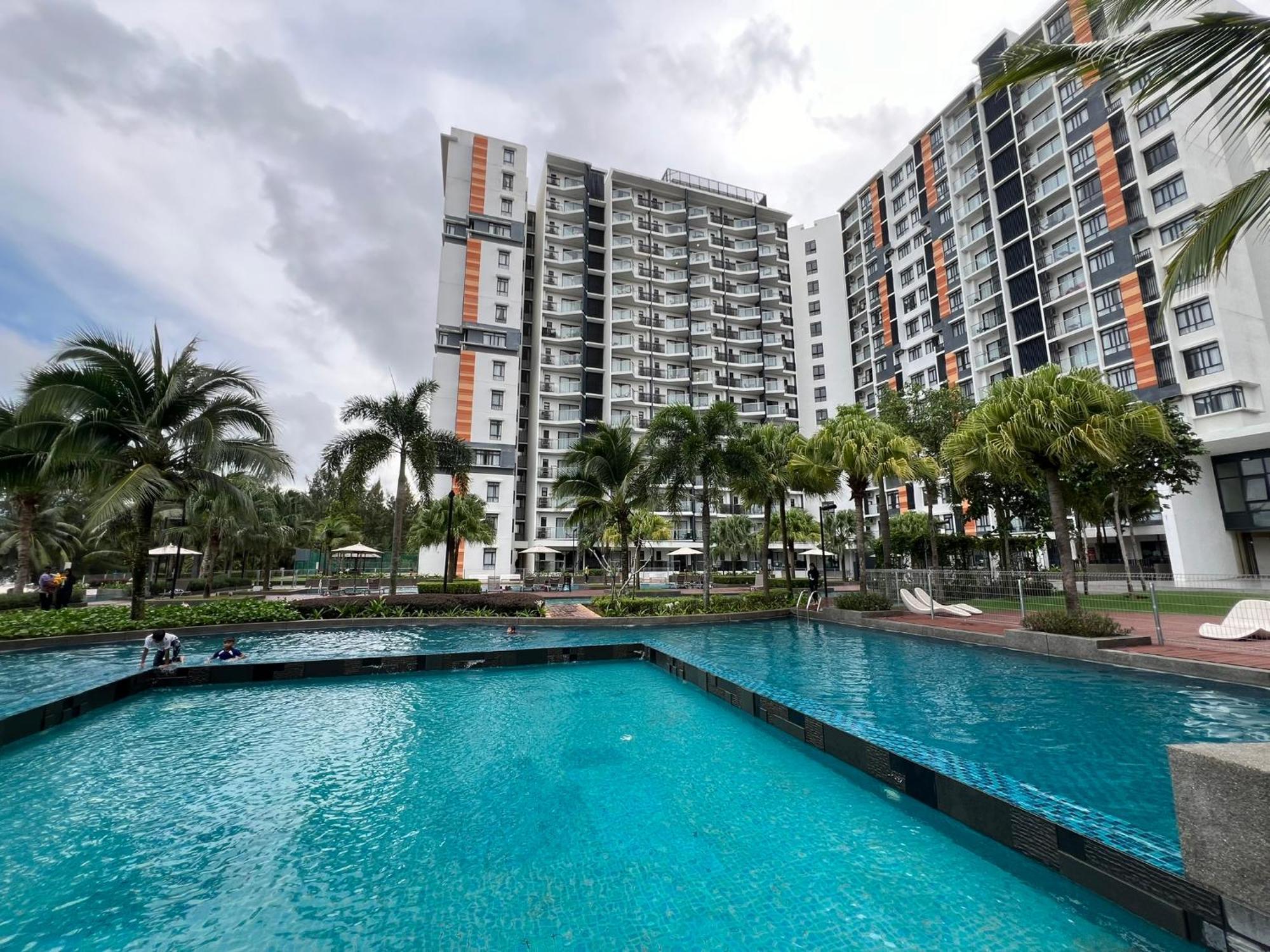 Vitaminsea5 Seaview 6pax Netflix A-13-3 * Kuantan