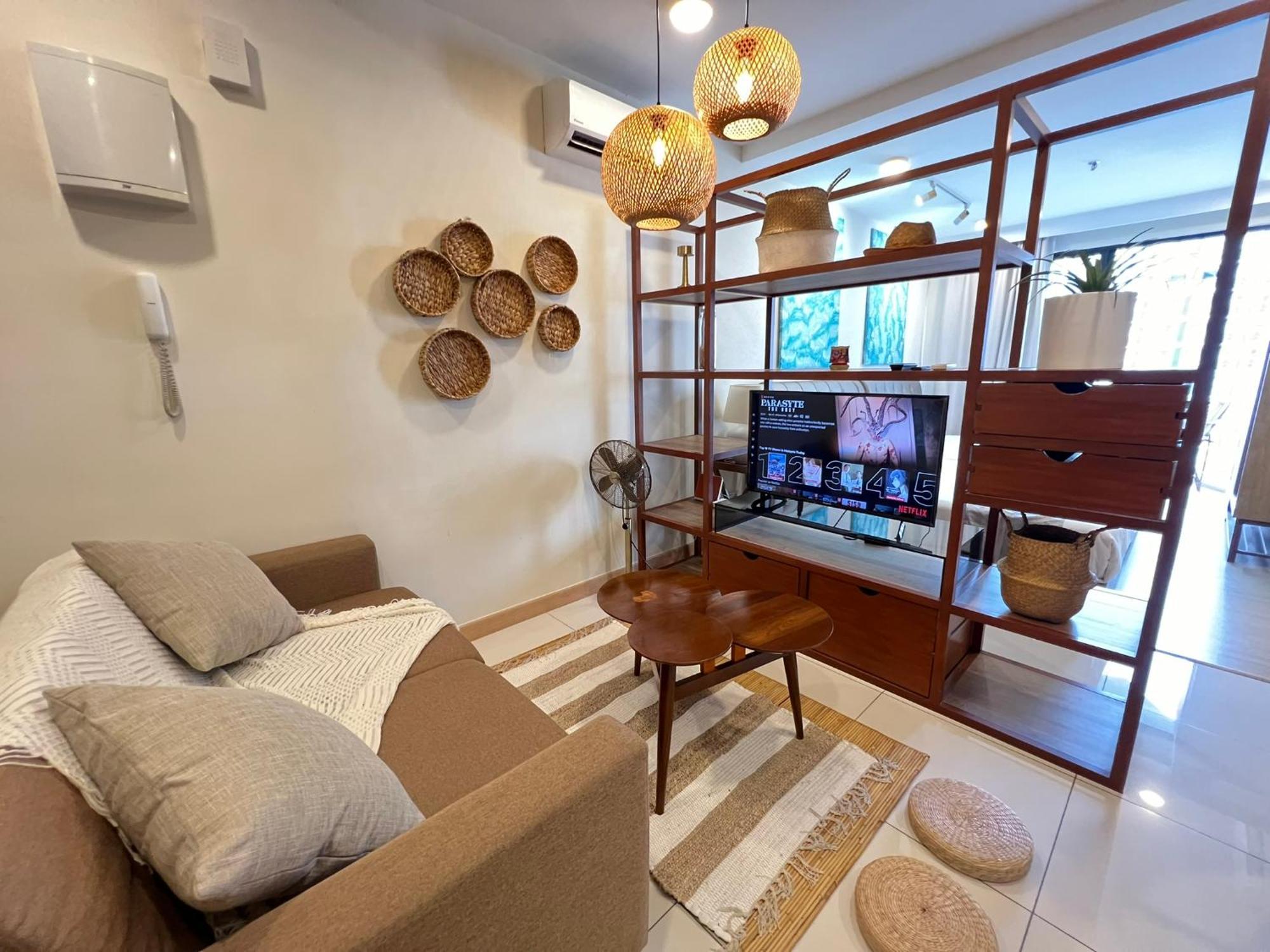 Vitaminsea5 Seaview 6pax Netflix A-13-3 Kuantan